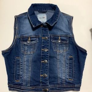 Miss Selfie Denim Vest jean jacket sleeveless size M stretch 16” across chest